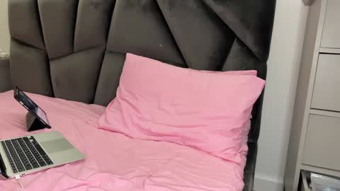 Luis and Alina online show from 09/25/25, 05:16