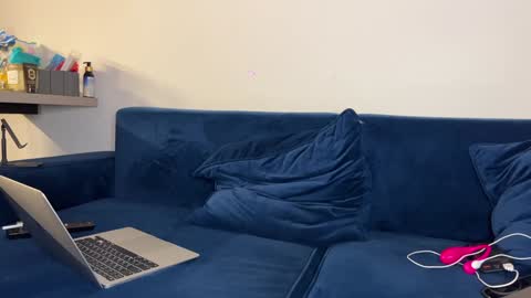 Luis and Alina online show from 12/13/25, 07:53