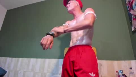 Snapshot of luis_as chatting on 02/19/25, 12:22 Luis AS online show from 02/19/25, 12:22