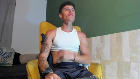 Snapshot of luis_as chatting on 02/21/25, 01:33 Luis AS online show from 02/21/25, 01:33