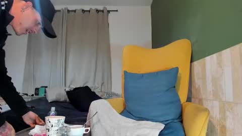 Snapshot of luis_as chatting on 02/21/25, 11:33 Luis AS online show from 02/21/25, 11:33