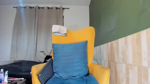 Snapshot of luis_as chatting on 02/25/25, 05:08 Luis AS online show from 02/25/25, 05:08