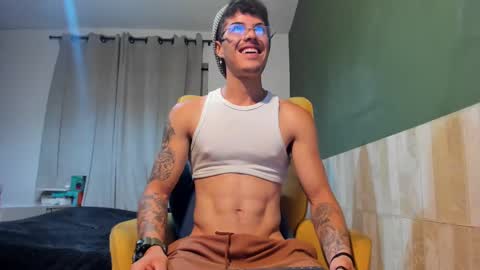 Snapshot of luis_as chatting on 02/27/25, 09:32 Luis AS online show from 02/27/25, 09:32