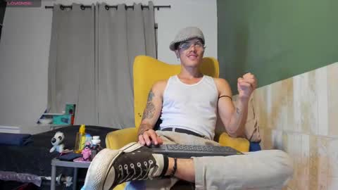 Snapshot of luis_as chatting on 02/28/25, 03:26 Luis AS online show from 02/28/25, 03:26