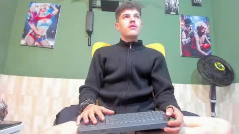 Snapshot of luis_as chatting on 03/09/25, 11:03 Luis AS online show from 03/09/25, 11:03