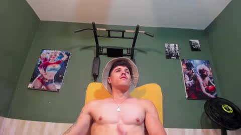 Snapshot of luis_as chatting on 03/09/25, 02:10 Luis AS online show from 03/09/25, 02:10