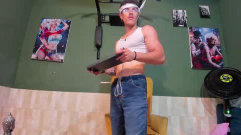 Snapshot of luis_as chatting on 03/10/25, 02:16 Luis AS online show from 03/10/25, 02:16