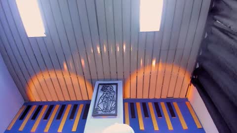 Snapshot of luis_as chatting on 10/29/25, 12:29 Luis AS online show from 10/29/25, 12:29