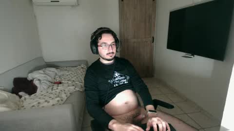 luis_flr online show from 01/22/25, 04:44