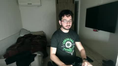 luis_flr online show from 02/14/25, 04:37