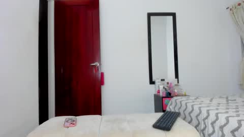   Luisa Fernanda  online show from 11/19/25, 03:50