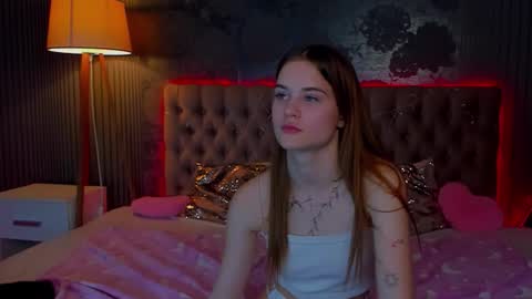 LuisaClover online show from 11/29/25, 05:38