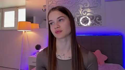 LuisaClover online show from 04/17/26, 12:30