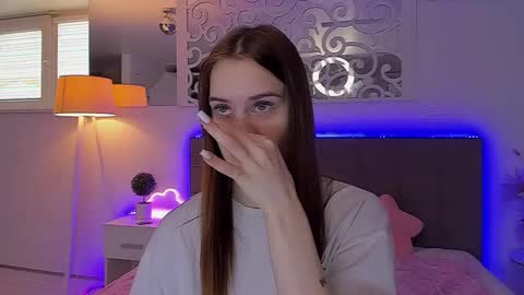 LuisaClover online show from 04/18/26, 12:20