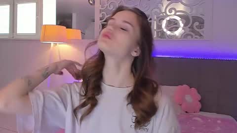 LuisaClover online show from 04/27/26, 12:25