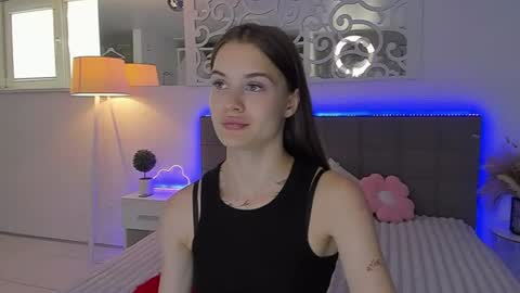 Snapshot of luisaclover chatting on 07/25/26, 12:47 LuisaClover online show from 07/25/26, 12:47