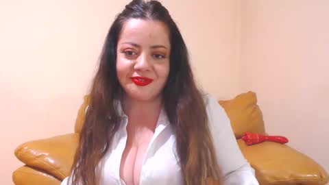 Snapshot of luisahornydoll chatting on 01/22/25, 05:59 Cassie online show from 01/22/25, 05:59