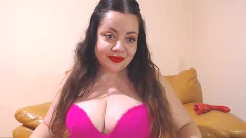 Snapshot of luisahornydoll chatting on 02/02/25, 09:02 Cassie online show from 02/02/25, 09:02