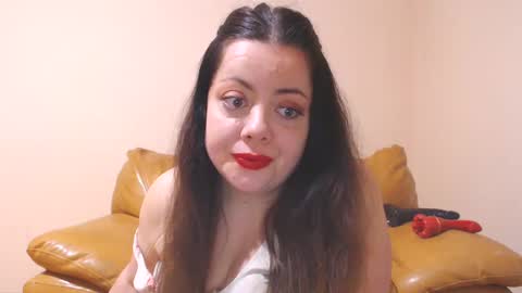 Snapshot of luisahornydoll chatting on 02/09/25, 05:43 Cassie online show from 02/09/25, 05:43