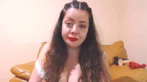Snapshot of luisahornydoll chatting on 02/17/25, 12:43 Cassie online show from 02/17/25, 12:43