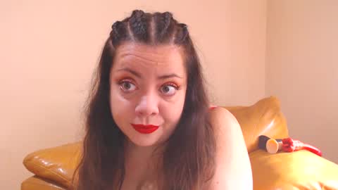 Snapshot of luisahornydoll chatting on 02/18/25, 11:22 Cassie online show from 02/18/25, 11:22
