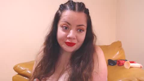 Snapshot of luisahornydoll chatting on 02/18/25, 02:27 Cassie online show from 02/18/25, 02:27