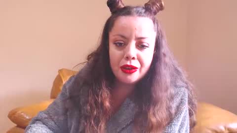 Snapshot of luisahornydoll chatting on 09/19/25, 02:29 Cassie online show from 09/19/25, 02:29