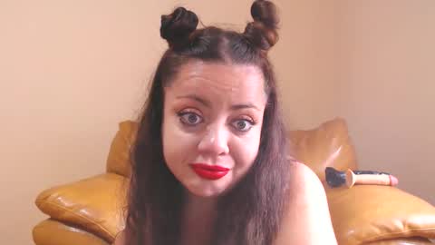 Snapshot of luisahornydoll chatting on 09/25/25, 08:18 Cassie online show from 09/25/25, 08:18