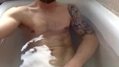 Snapshot of luisbadx chatting on 04/24/26, 12:29 Luis Badx online show from 04/24/26, 12:29