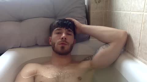 Snapshot of luisbadx chatting on 05/16/26, 10:36 Luis Badx online show from 05/16/26, 10:36