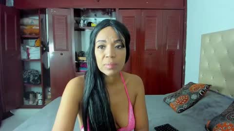 Snapshot of luissa_s1 chatting on 12/21/24, 11:33 Luissa online show from 12/21/24, 11:33