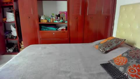 Snapshot of luissa_s1 chatting on 01/15/25, 01:09 Luissa online show from 01/15/25, 01:09