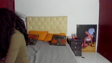 Snapshot of luissa_s1 chatting on 03/08/25, 12:20 Luissa online show from 03/08/25, 12:20