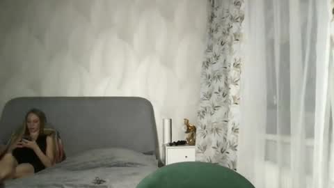 luiva13 online show from 01/25/25, 05:51