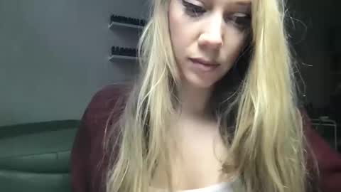 luiva13 online show from 01/27/25, 08:51