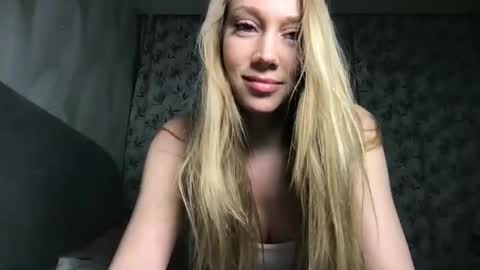 luiva13 online show from 02/05/25, 07:31