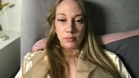 luiva13 online show from 02/06/25, 07:29