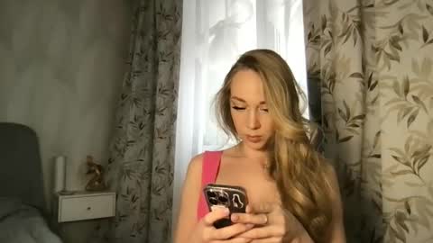 luiva13 online show from 02/11/25, 11:43