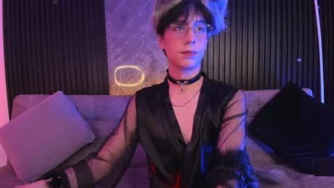 luixdust1 online show from 10/30/25, 07:54