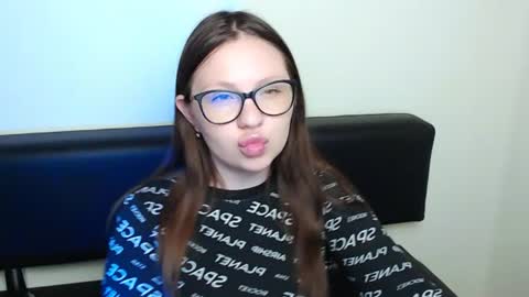 Snapshot of luizaheems_ chatting on 06/10/26, 10:25 Luiza online show from 06/10/26, 10:25