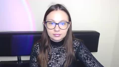 Snapshot of luizaheems_ chatting on 06/18/26, 06:24 Luiza online show from 06/18/26, 06:24