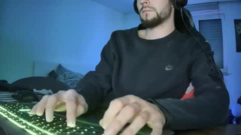 lukasschoetz online show from 03/30/26, 07:04