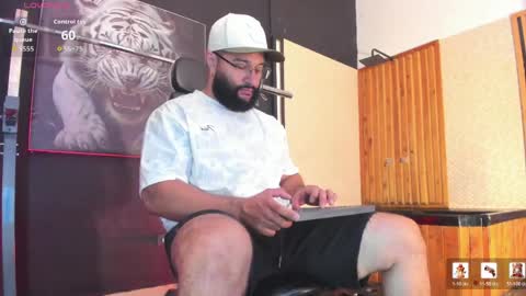 Snapshot of luke__09 chatting on 05/10/26, 11:48 LUKE online show from 05/10/26, 11:48