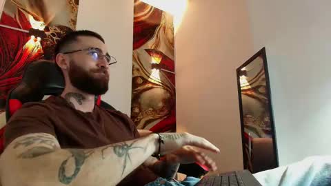 LUKE online show from 10/06/25, 01:19