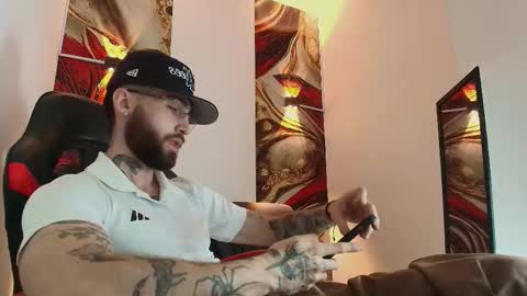 LUKE online show from 10/17/25, 01:25