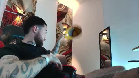 LUKE online show from 12/22/25, 01:19