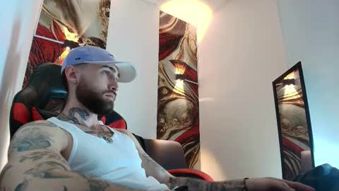 Snapshot of luke_davis01 chatting on 01/16/26, 01:15 LUKE online show from 01/16/26, 01:15