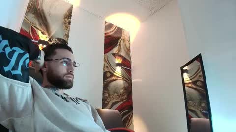 Snapshot of luke_davis01 chatting on 01/17/26, 01:16 LUKE online show from 01/17/26, 01:16