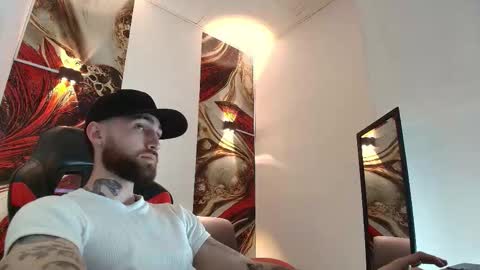 Snapshot of luke_davis01 chatting on 02/02/26, 01:21 LUKE online show from 02/02/26, 01:21