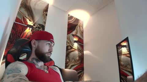 Snapshot of luke_davis01 chatting on 02/13/26, 01:18 LUKE online show from 02/13/26, 01:18